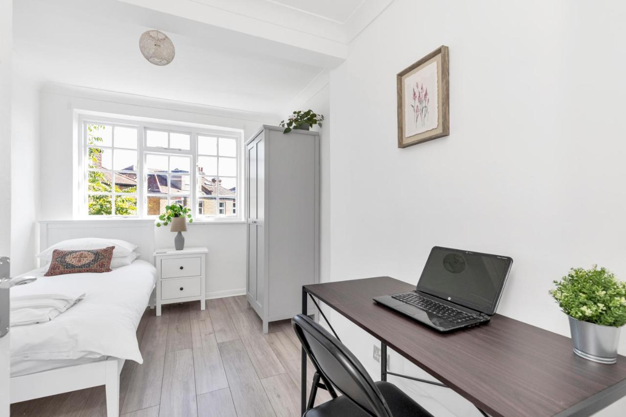 Modern Two Bedroom Apartment With Free Parking! Londres Exterior foto