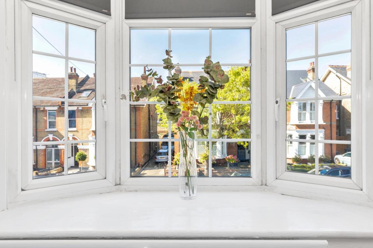 Modern Two Bedroom Apartment With Free Parking! Londres Exterior foto