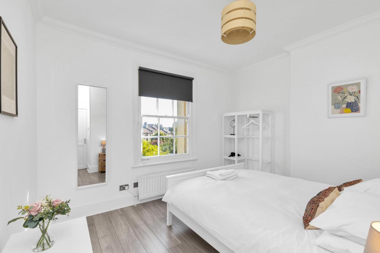 Modern Two Bedroom Apartment With Free Parking! Londres Exterior foto