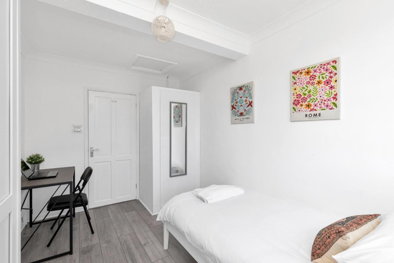 Modern Two Bedroom Apartment With Free Parking! Londres Exterior foto